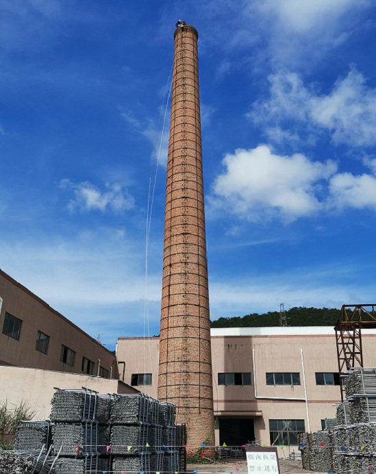 永川煙囪拆除公司：環(huán)保先行，共筑藍(lán)天夢(mèng)